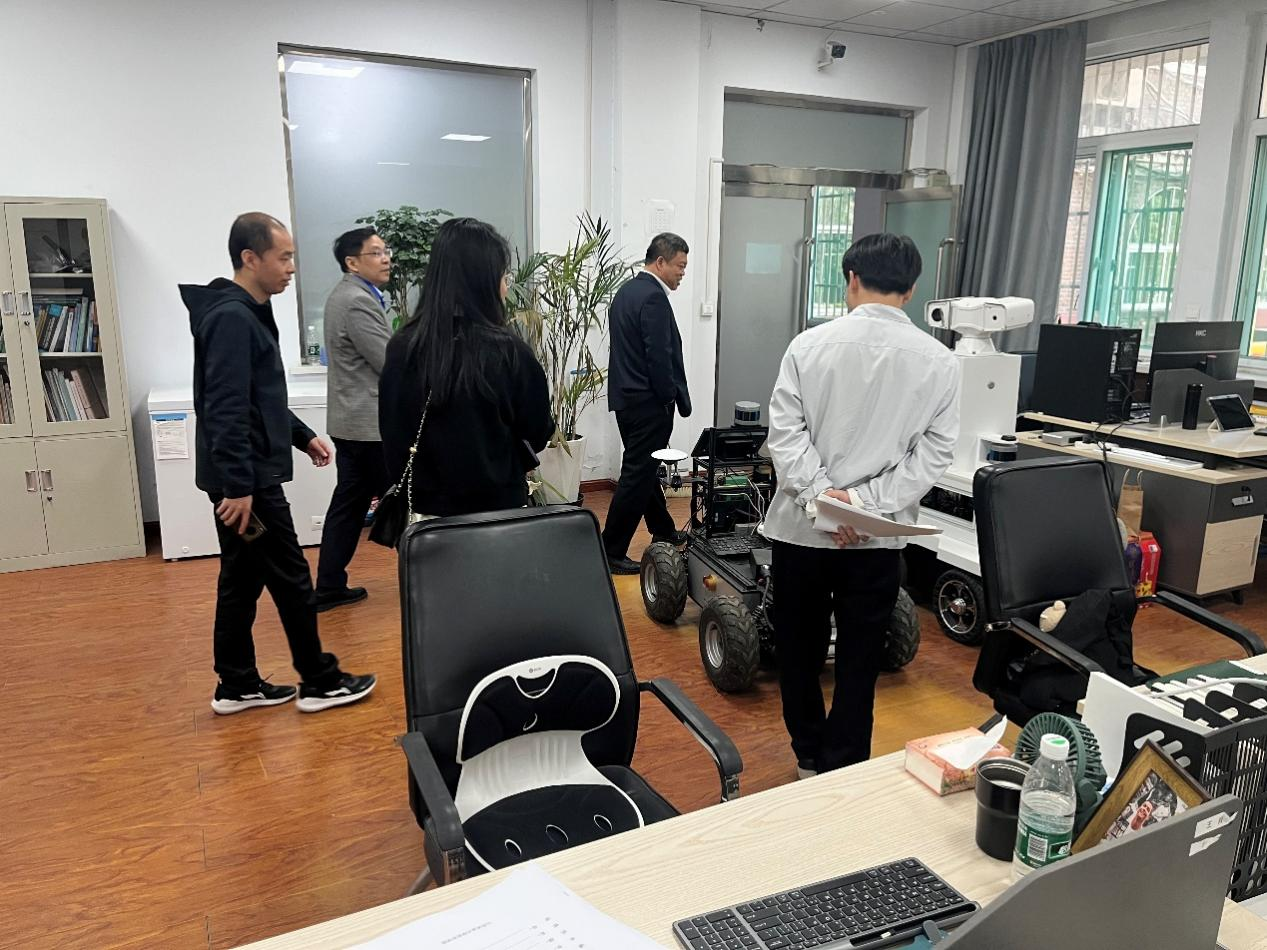 我院李祥院长一行赴山西农业大学软件学院调研交流